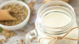 Připravte si vlastní mléko ze semínek nebo oříšků