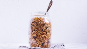 Granola s konopným semínkem