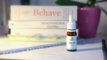 CBD a molekula štěstí: Jak to v našem těle vlastně funguje?